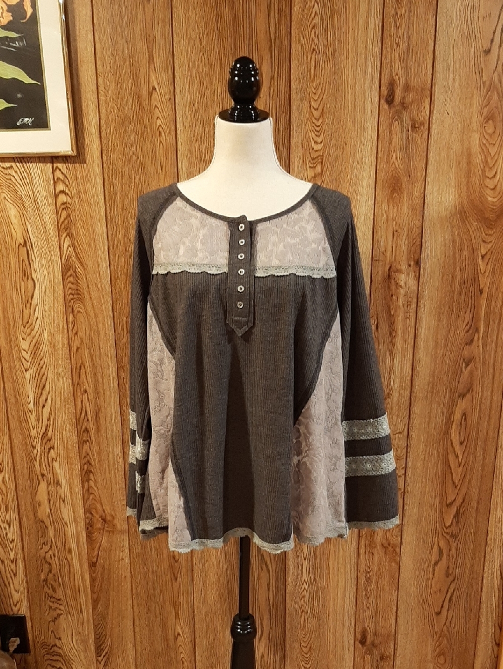 🥀NWT POL Grey and Mesh/Lace Long-Sleeved Henley Top (L)🥀